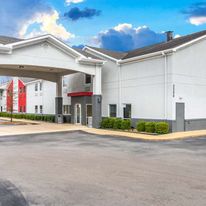 Econo Lodge Inn & Suites