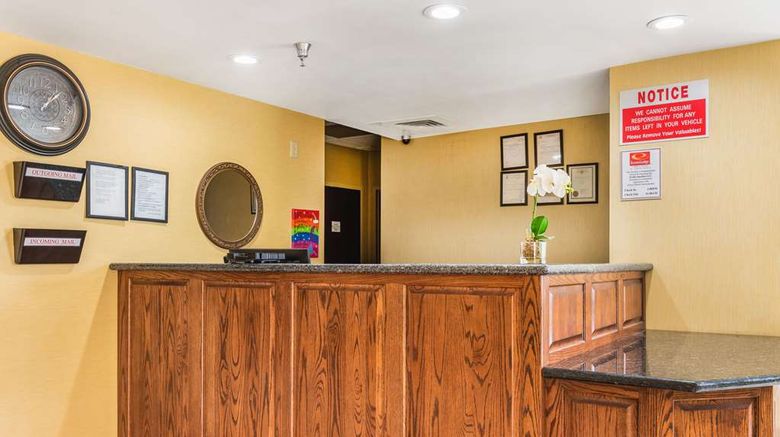 <b>Econo Lodge Inn & Suites Lobby</b>. Images powered by <a href="https://iceportal.shijigroup.com/" title="IcePortal" target="_blank">IcePortal</a>.
