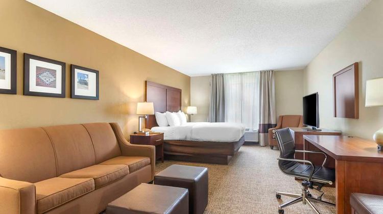 Comfort Inn & Suites Suite