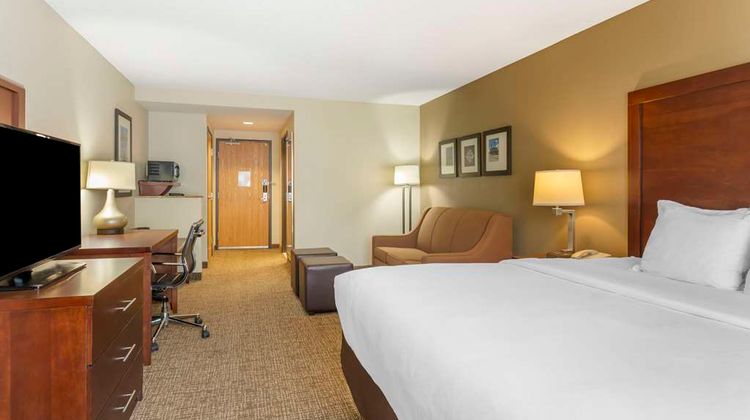 Comfort Inn & Suites Suite