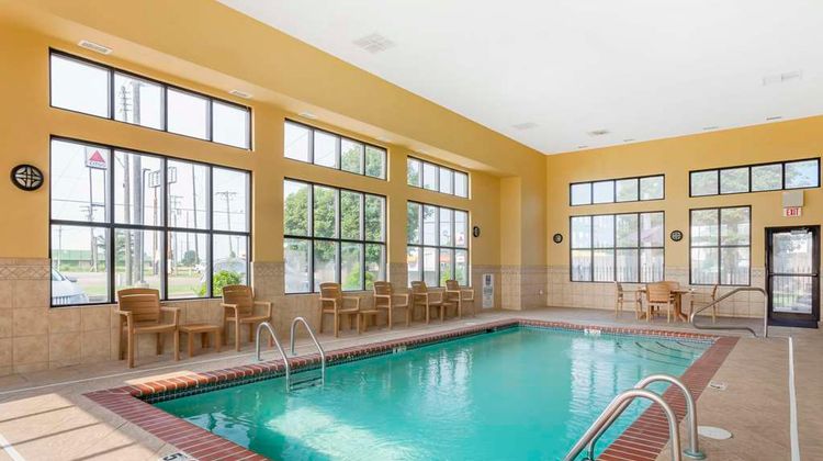 Comfort Inn & Suites Pool