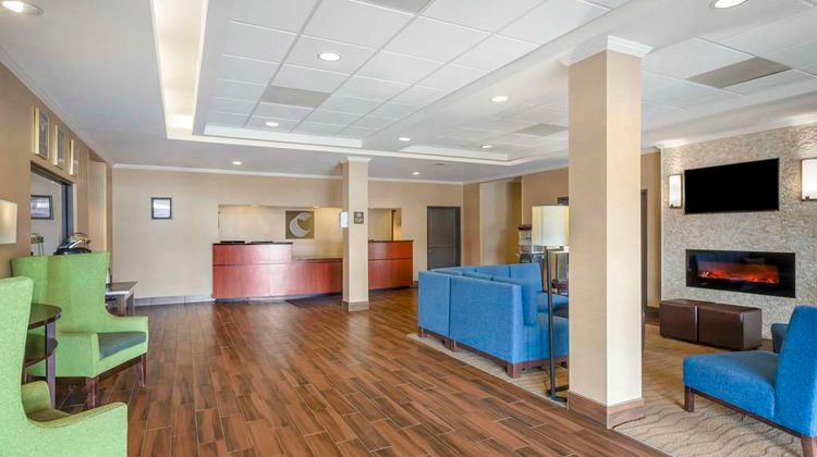 Comfort Inn & Suites Lobby