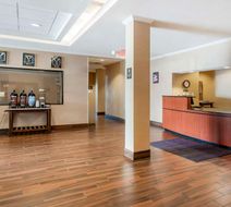 Comfort Inn & Suites Lobby