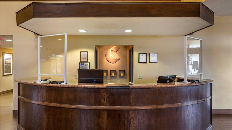 <b>Comfort Suites Lobby</b>. Images powered by <a href="https://iceportal.shijigroup.com/" title="IcePortal" target="_blank">IcePortal</a>.