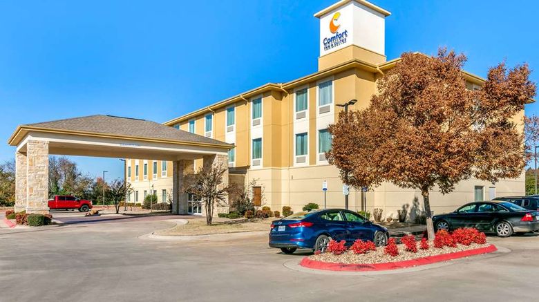 <b>Comfort Inn & Suites Exterior</b>. Images powered by <a href="https://iceportal.shijigroup.com/" title="IcePortal" target="_blank">IcePortal</a>.