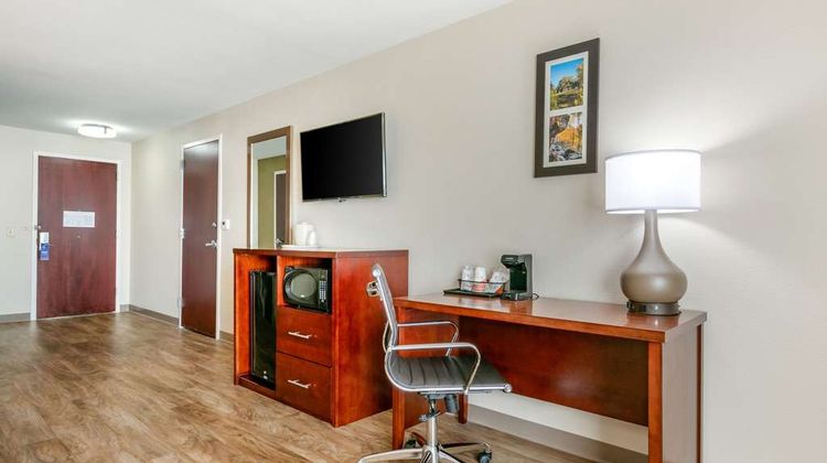 Comfort Inn & Suites Room