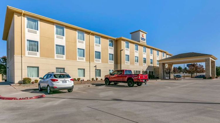 Comfort Inn & Suites Exterior