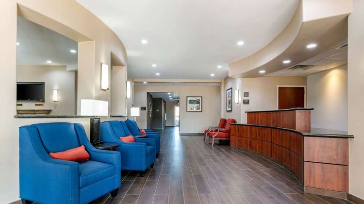 Comfort Inn & Suites Lobby