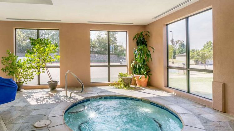 Comfort Suites Pool