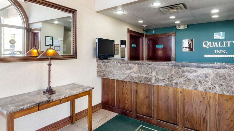 Quality Inn Siloam Springs Lobby