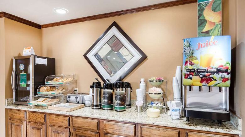 <b>Quality Inn Siloam Springs Restaurant</b>. Images powered by <a href="https://iceportal.shijigroup.com/" title="IcePortal" target="_blank">IcePortal</a>.