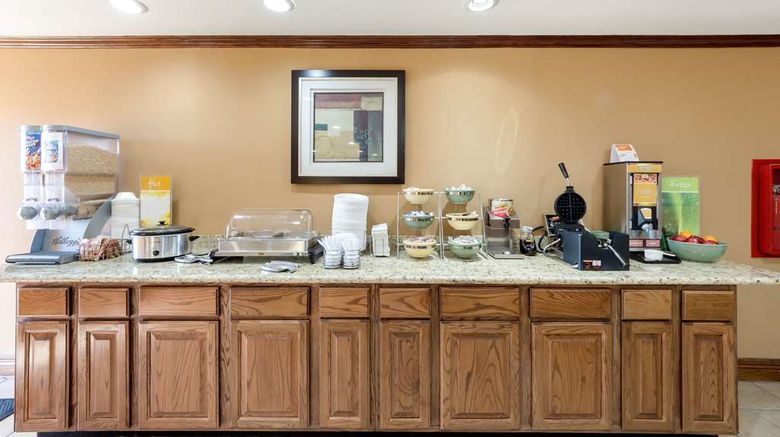 <b>Quality Inn Siloam Springs Restaurant</b>. Images powered by <a href="https://iceportal.shijigroup.com/" title="IcePortal" target="_blank">IcePortal</a>.