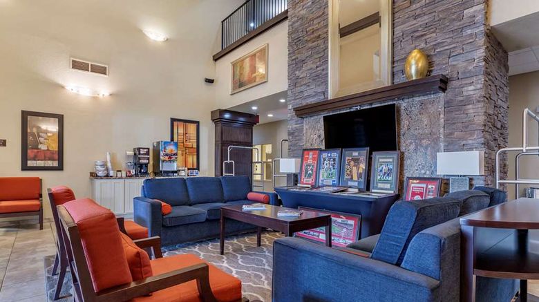 <b>Comfort Inn Crystal Bridges, Bentonville Lobby</b>. Images powered by <a href="https://iceportal.shijigroup.com/" title="IcePortal" target="_blank">IcePortal</a>.