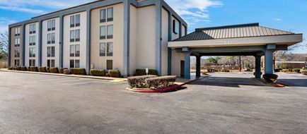 Quality Inn & Stes Exterior