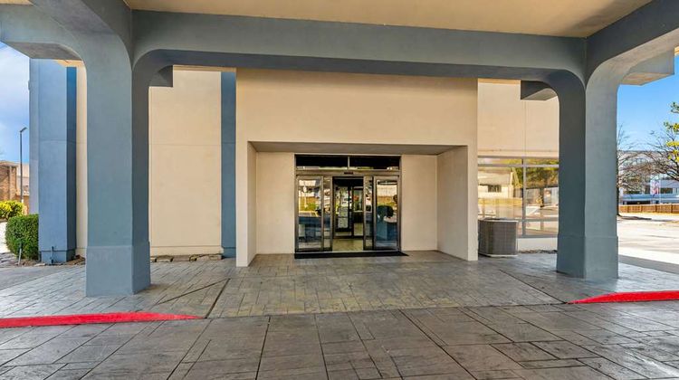 Quality Inn & Stes Exterior