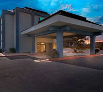 Quality Inn & Stes Exterior