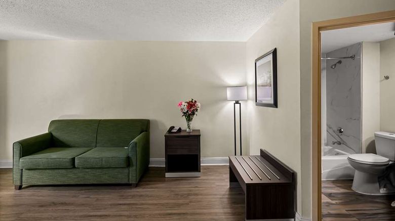 <b>Quality Inn & Stes Suite</b>. Images powered by <a href="https://iceportal.shijigroup.com/" title="IcePortal" target="_blank">IcePortal</a>.
