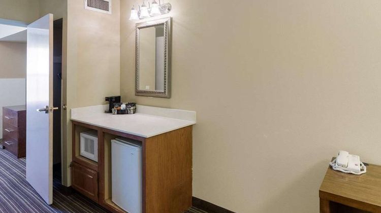 Comfort Inn & Suites Suite