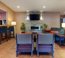 Comfort Inn & Suites Lobby