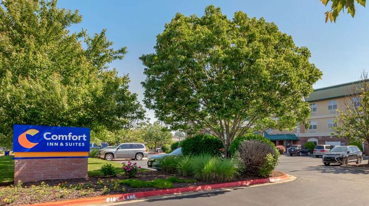 Comfort Inn & Suites Exterior