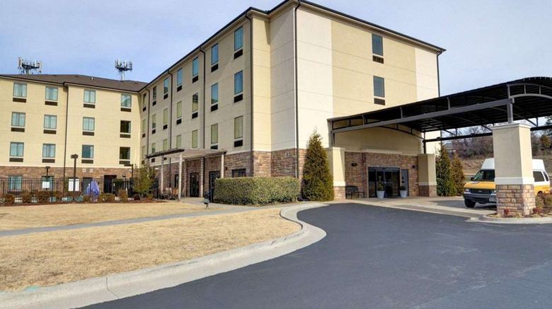 <b>Comfort Inn & Suites Exterior</b>. Images powered by <a href="https://iceportal.shijigroup.com/" title="IcePortal" target="_blank">IcePortal</a>.