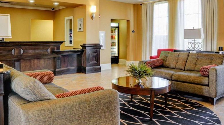 <b>Comfort Inn & Suites Lobby</b>. Images powered by <a href="https://iceportal.shijigroup.com/" title="IcePortal" target="_blank">IcePortal</a>.