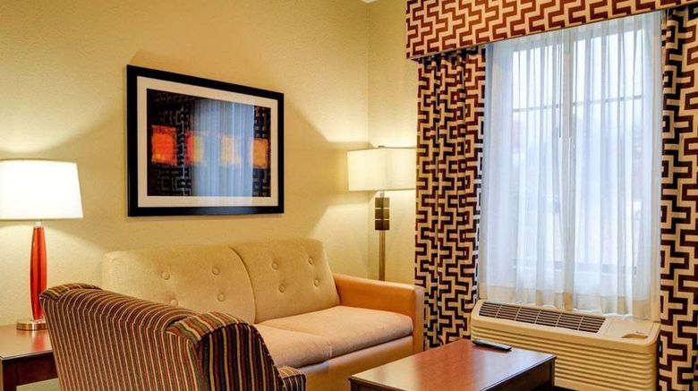 <b>Comfort Inn & Suites Suite</b>. Images powered by <a href="https://iceportal.shijigroup.com/" title="IcePortal" target="_blank">IcePortal</a>.