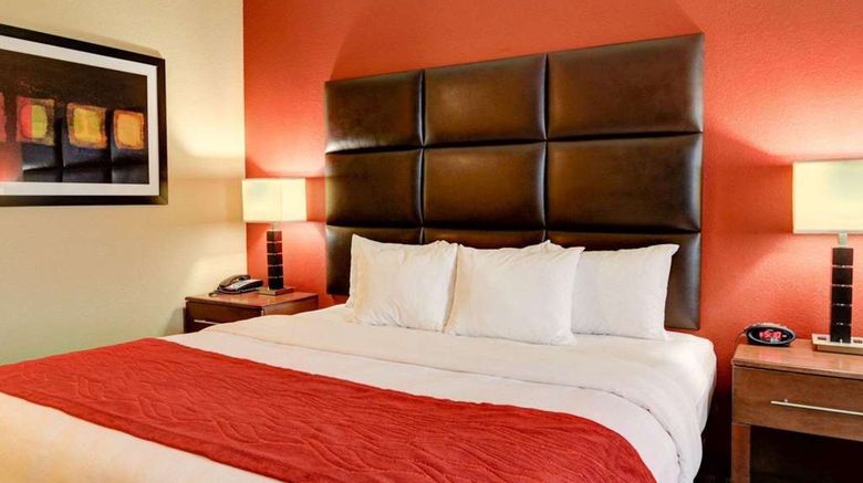 <b>Comfort Inn & Suites Room</b>. Images powered by <a href="https://iceportal.shijigroup.com/" title="IcePortal" target="_blank">IcePortal</a>.