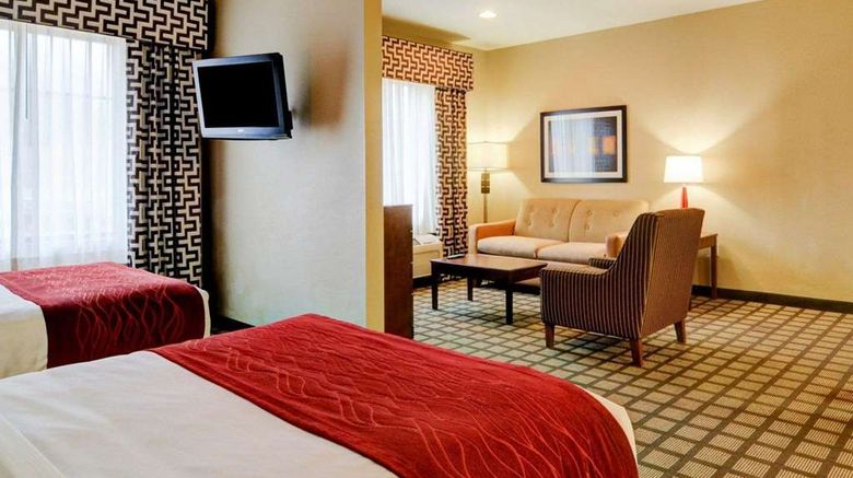 <b>Comfort Inn & Suites Suite</b>. Images powered by <a href="https://iceportal.shijigroup.com/" title="IcePortal" target="_blank">IcePortal</a>.