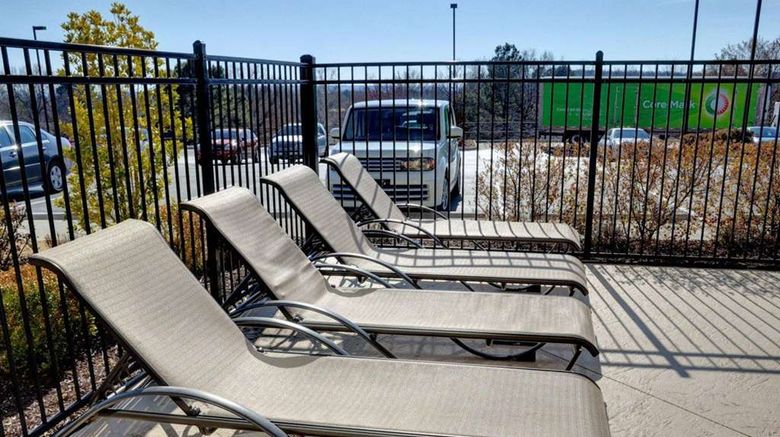 <b>Comfort Inn & Suites Pool</b>. Images powered by <a href="https://iceportal.shijigroup.com/" title="IcePortal" target="_blank">IcePortal</a>.
