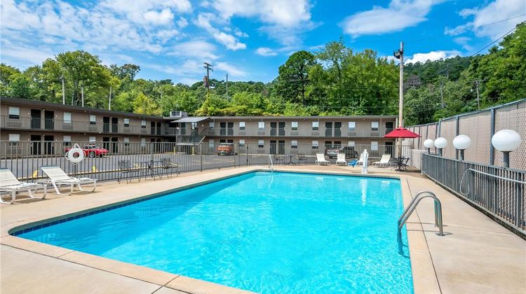 Rodeway Inn Pool