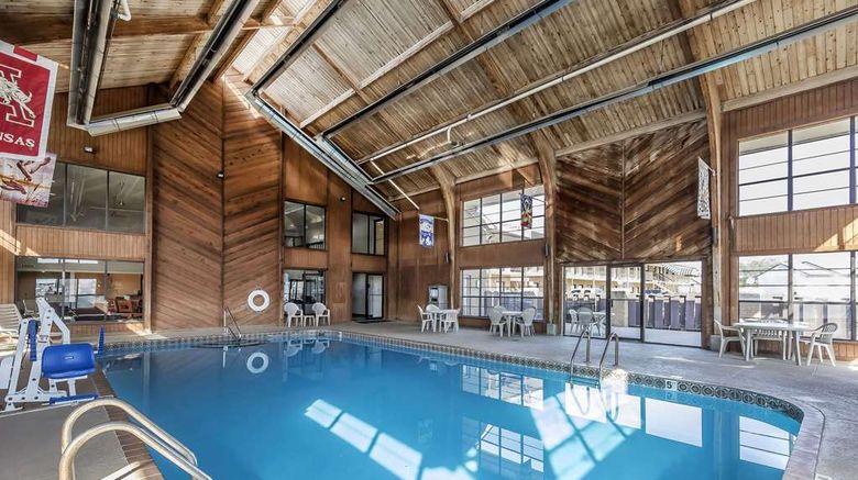 <b>Quality Inn & Suites Stuttgart Pool</b>. Images powered by <a href="https://iceportal.shijigroup.com/" title="IcePortal" target="_blank">IcePortal</a>.
