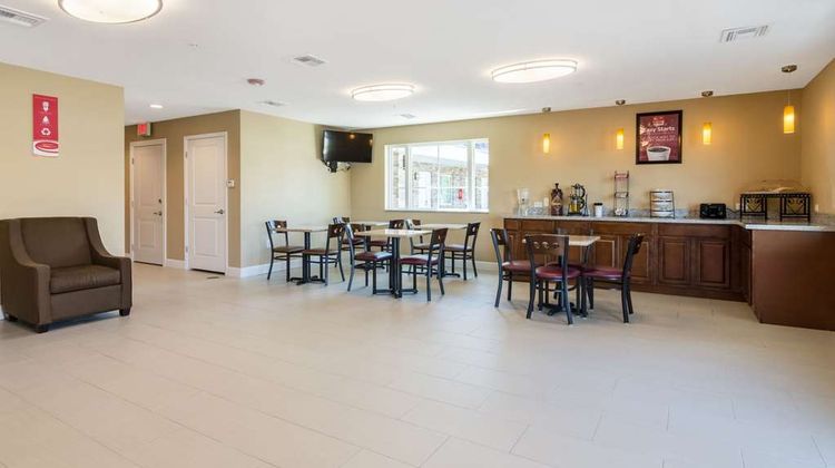 Econo Lodge Inn & Suites Lobby