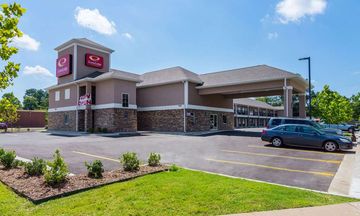Econo Lodge Inn & Suites