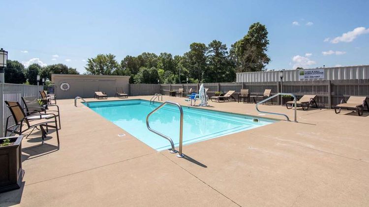 Quality Inn Arkadelphia Pool