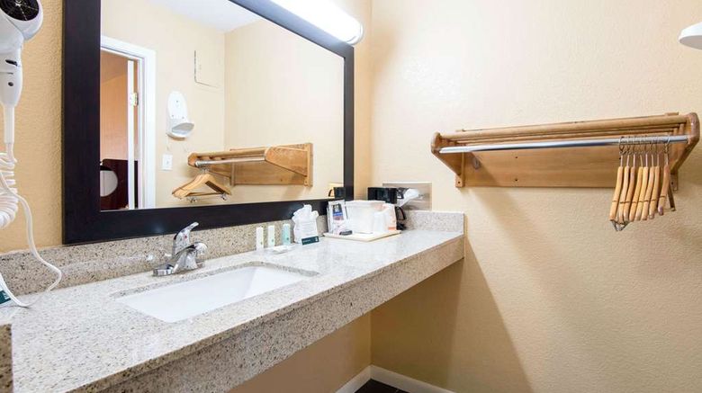 <b>Quality Inn Arkadelphia Room</b>. Images powered by <a href="https://iceportal.shijigroup.com/" title="IcePortal" target="_blank">IcePortal</a>.