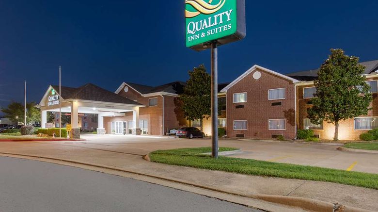 <b>Quality Inn & Suites Mountain Home Exterior</b>. Images powered by <a href="https://iceportal.shijigroup.com/" title="IcePortal" target="_blank">IcePortal</a>.