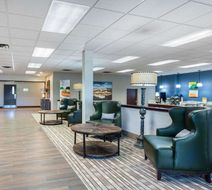 Quality Inn & Suites Mountain Home Lobby