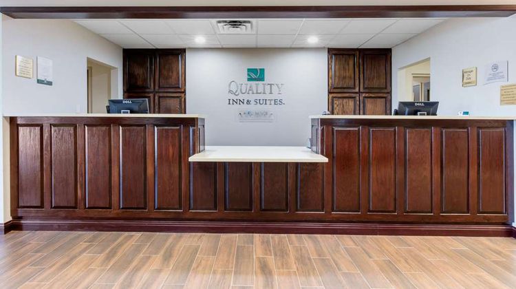 Quality Inn & Suites Mountain Home Lobby