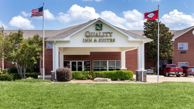 Quality Inn & Suites Mountain Home Exterior