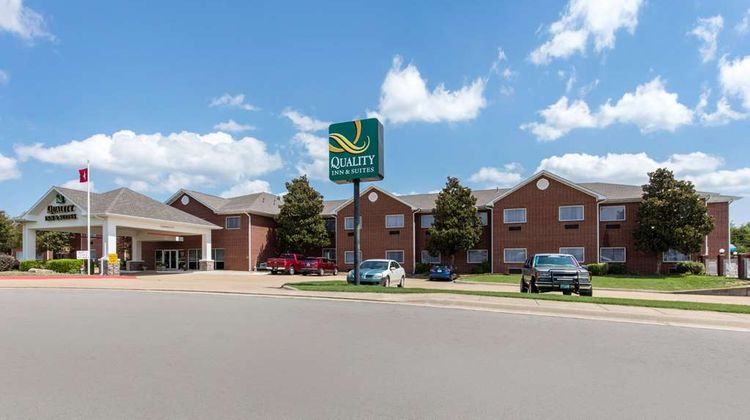 Quality Inn & Suites Mountain Home Exterior