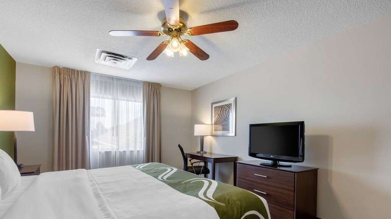 <b>Quality Inn & Suites Mountain Home Suite</b>. Images powered by <a href="https://iceportal.shijigroup.com/" title="IcePortal" target="_blank">IcePortal</a>.