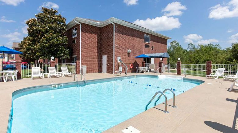 <b>Quality Inn & Suites Mountain Home Pool</b>. Images powered by <a href="https://iceportal.shijigroup.com/" title="IcePortal" target="_blank">IcePortal</a>.
