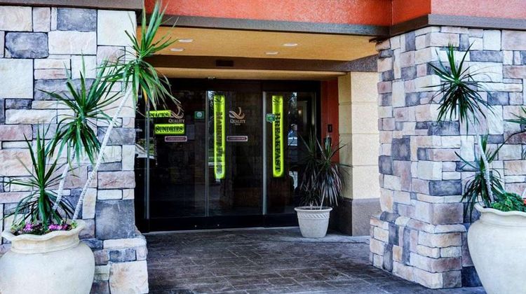 Quality Inn Exterior