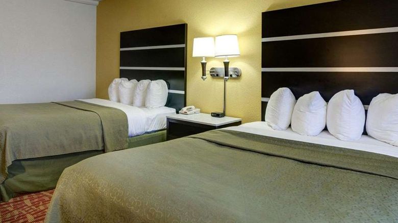 <b>Quality Inn Room</b>. Images powered by <a href="https://iceportal.shijigroup.com/" title="IcePortal" target="_blank">IcePortal</a>.