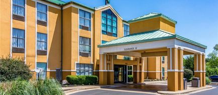 Quality Suites Maumelle Exterior