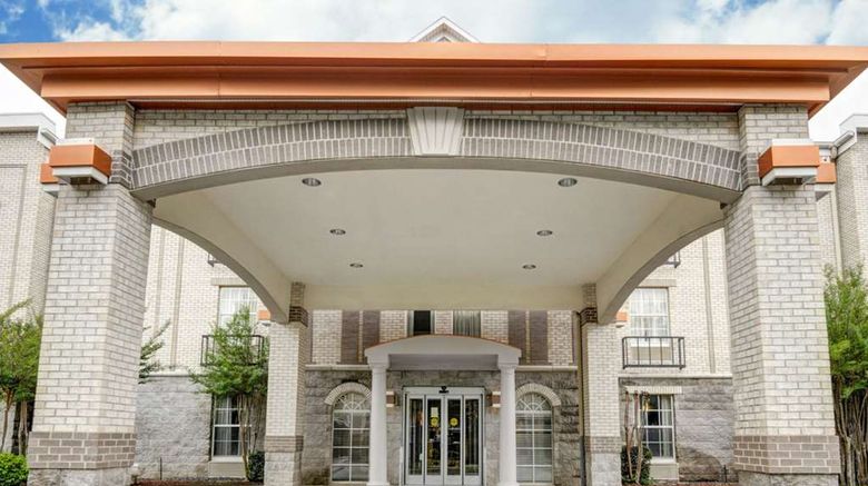 <b>Quality Inn & Suites West Exterior</b>. Images powered by <a href="https://iceportal.shijigroup.com/" title="IcePortal" target="_blank">IcePortal</a>.