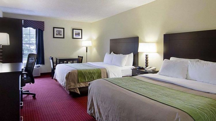 Quality Inn & Suites West Room