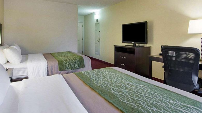 <b>Quality Inn & Suites West Room</b>. Images powered by <a href="https://iceportal.shijigroup.com/" title="IcePortal" target="_blank">IcePortal</a>.
