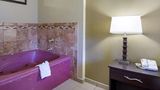 <b>Quality Inn & Suites West Suite</b>. Images powered by <a href="https://iceportal.shijigroup.com/" title="IcePortal" target="_blank">IcePortal</a>.